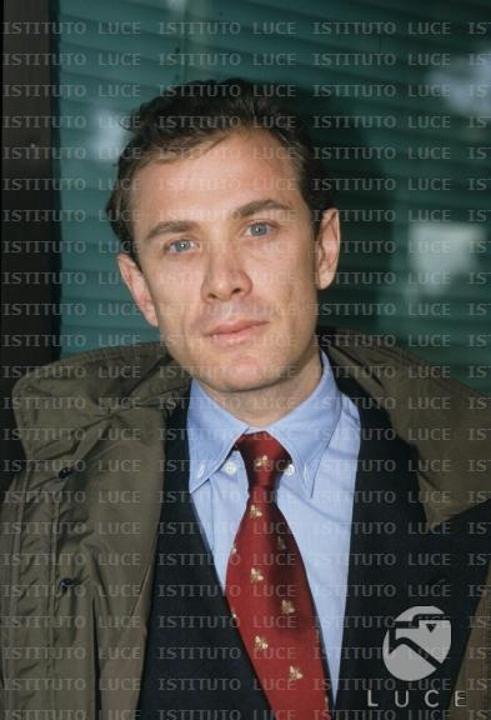 Image default